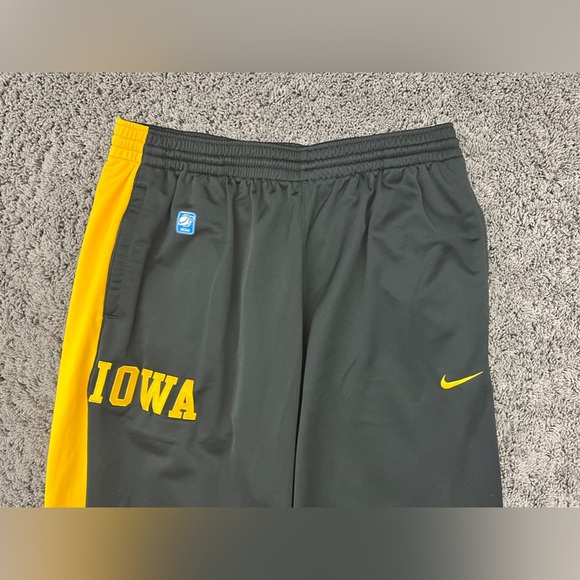 Nike Team NCAA Tag Iowa Hawkeyes Team Issue Sweatpants Men’s XL Zippers EUC! - Picture 3 of 9